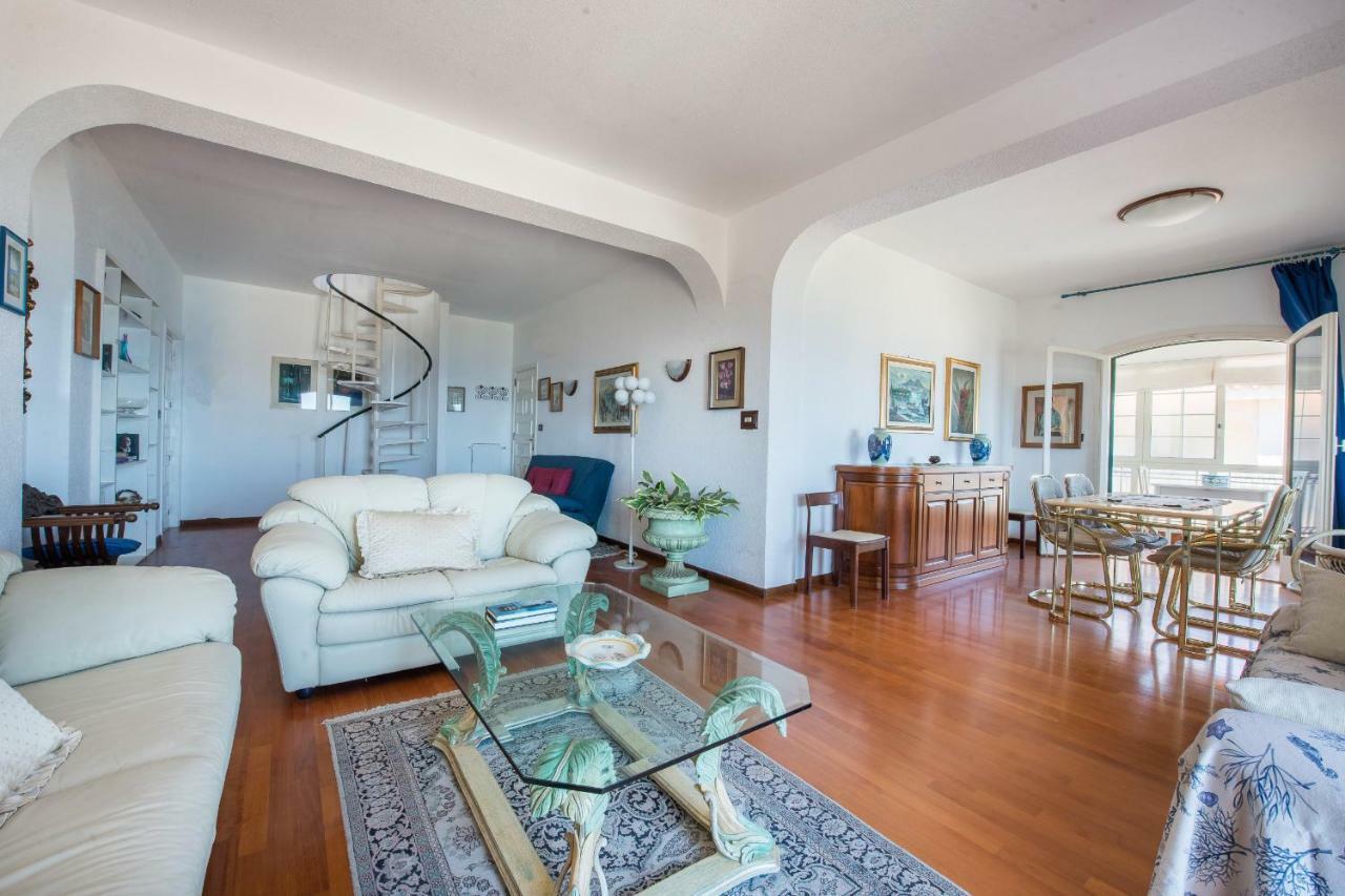 Casa Con Terrazza Sul Mare All'Addaura Palermo Luaran gambar