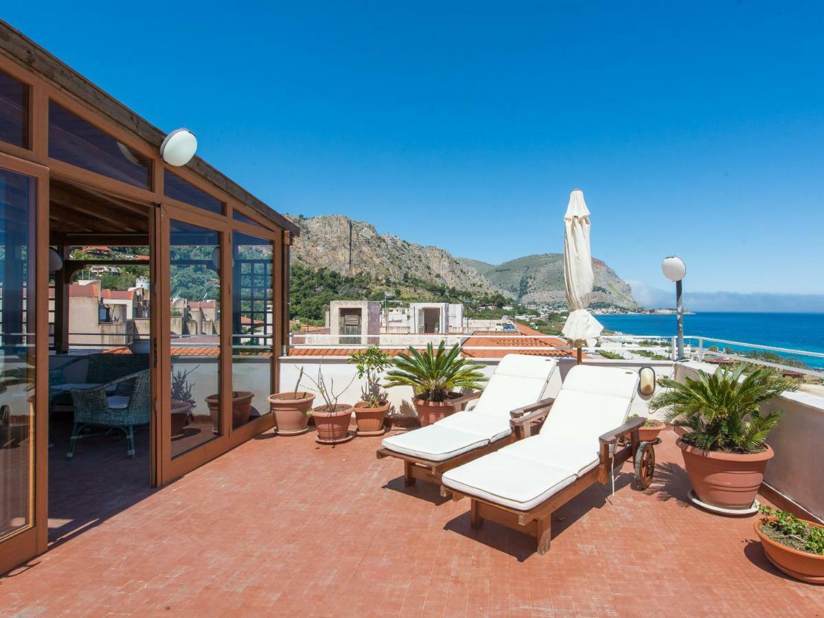 Casa Con Terrazza Sul Mare All'Addaura Palermo Luaran gambar