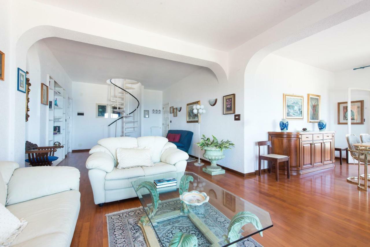 Casa Con Terrazza Sul Mare All'Addaura Palermo Luaran gambar